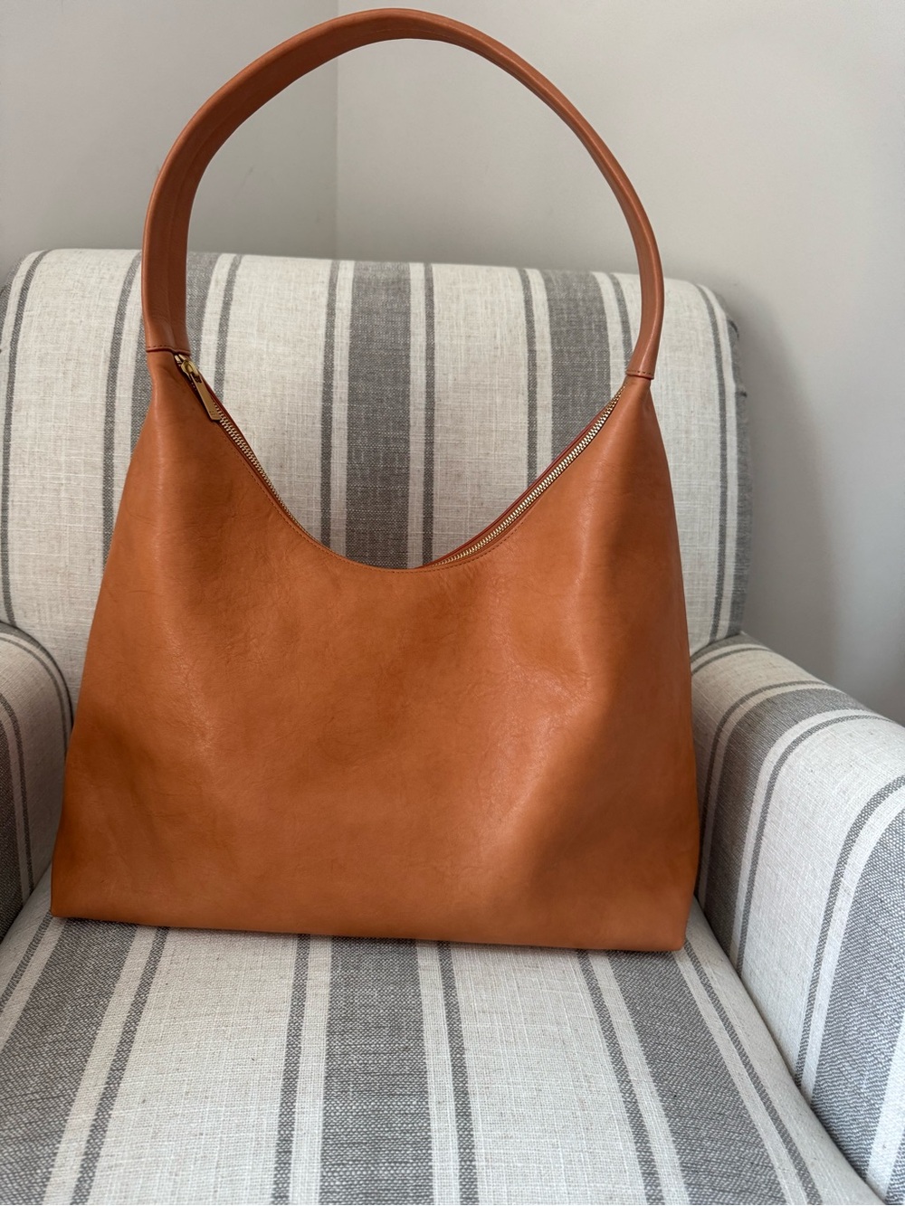 Mansur Gavriel MAXI candy hobo in Cammello color